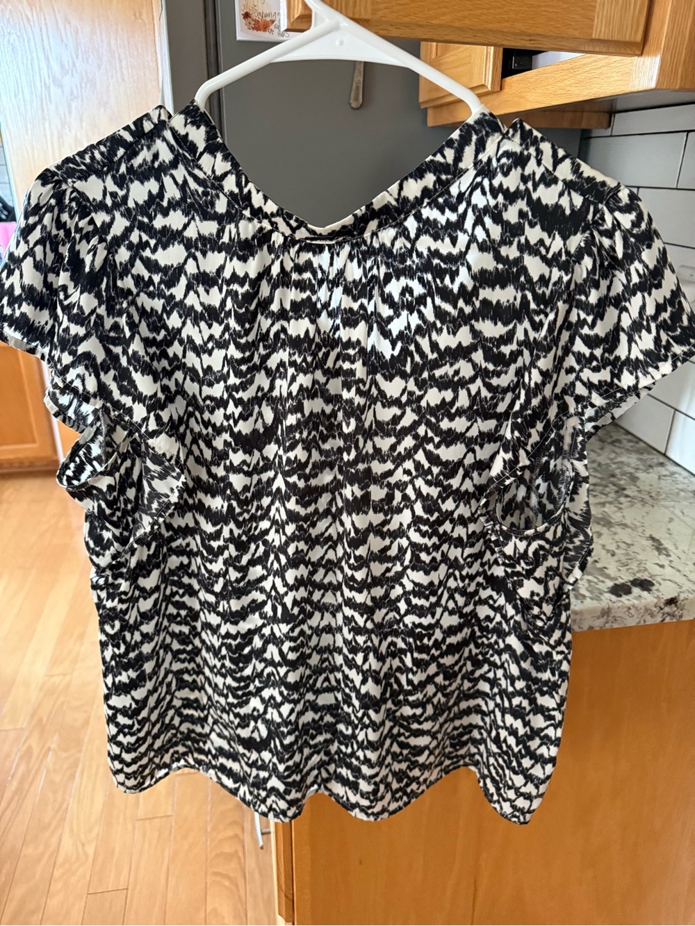 Nine West Black & White Ruffle Sleeve Printed Blouse